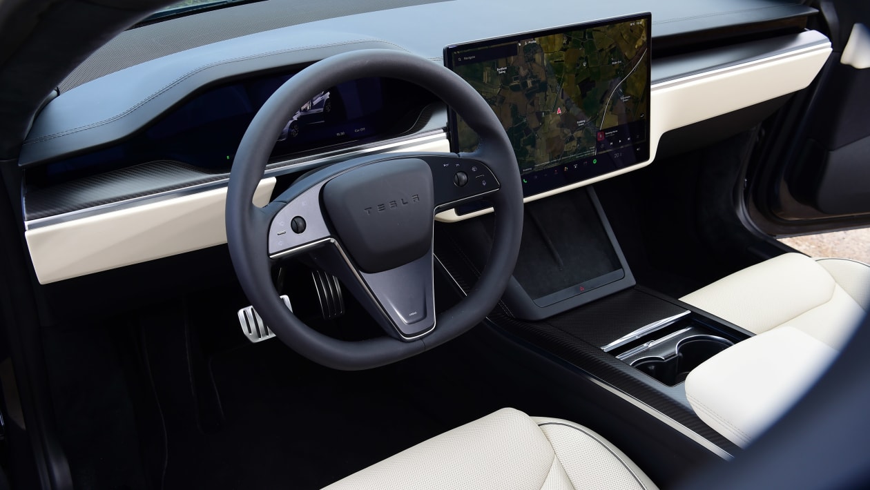 Tesla Model S review interior, dashboard & infotainment 2024